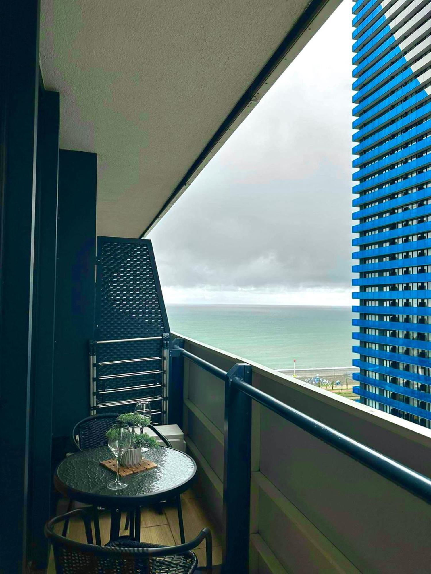 Orbi City Suite With Sea View バトゥーミ エクステリア 写真