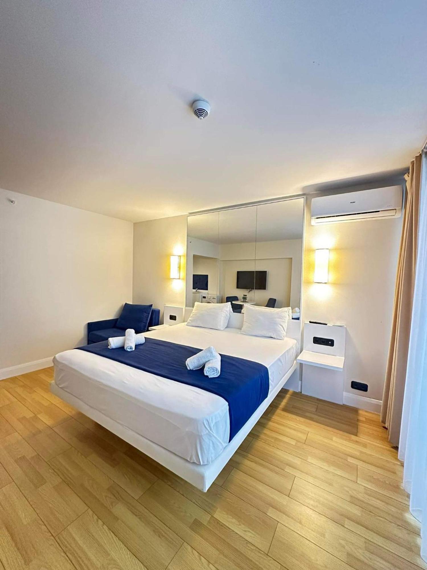 Orbi City Suite With Sea View バトゥーミ エクステリア 写真