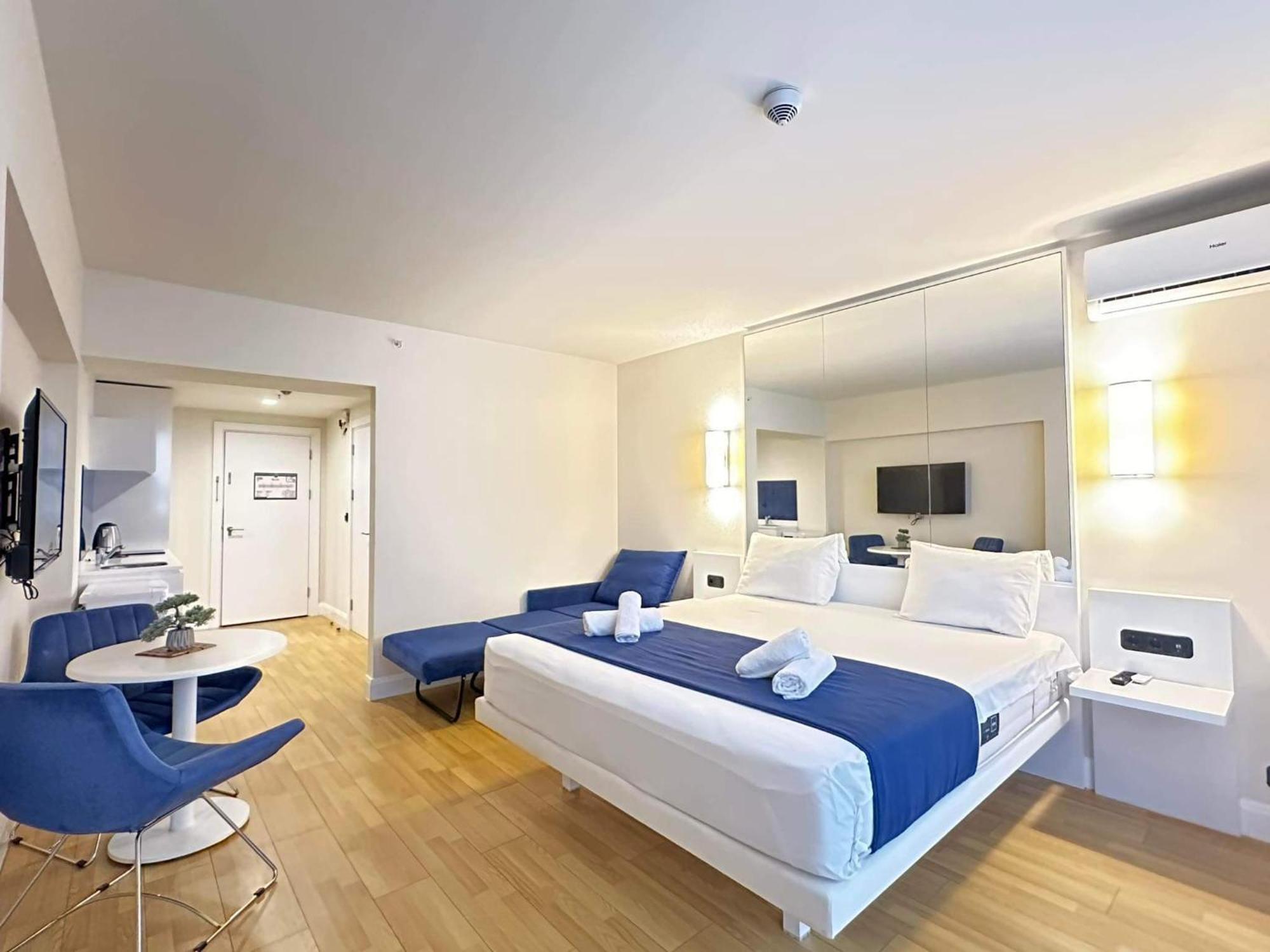Orbi City Suite With Sea View バトゥーミ エクステリア 写真